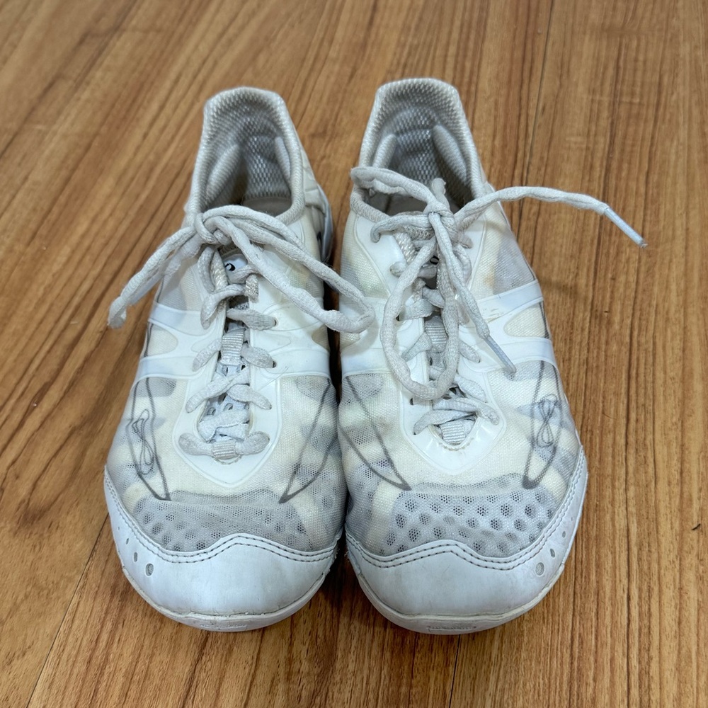 Nfinity Vengeance cheer shoes